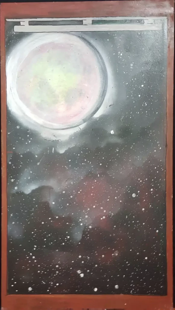 das Dachfenster zeigt Ein leuchtenden Vollmond am dunklen Sternenhimmel. der Mondschein strahlt die wenigen Wöllckchen an als würde man durch ein Veluxfenster sehen